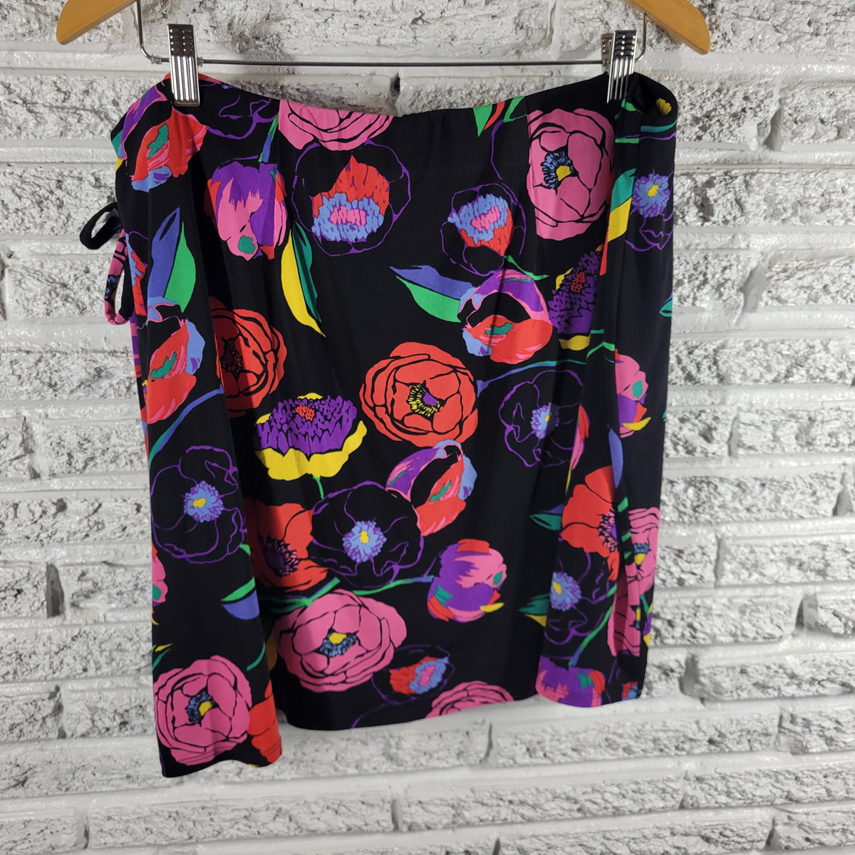 Susan Graver Skort 1X Plus Floral Pull On Elastic Waist Side Tie Casual FLO247XE