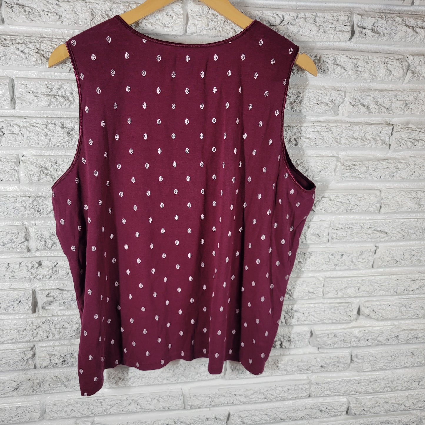 CJ Banks Womens Tank Top 2X Burgundy Leaf Pattern 100% Cotton Sleeveless BUR11E