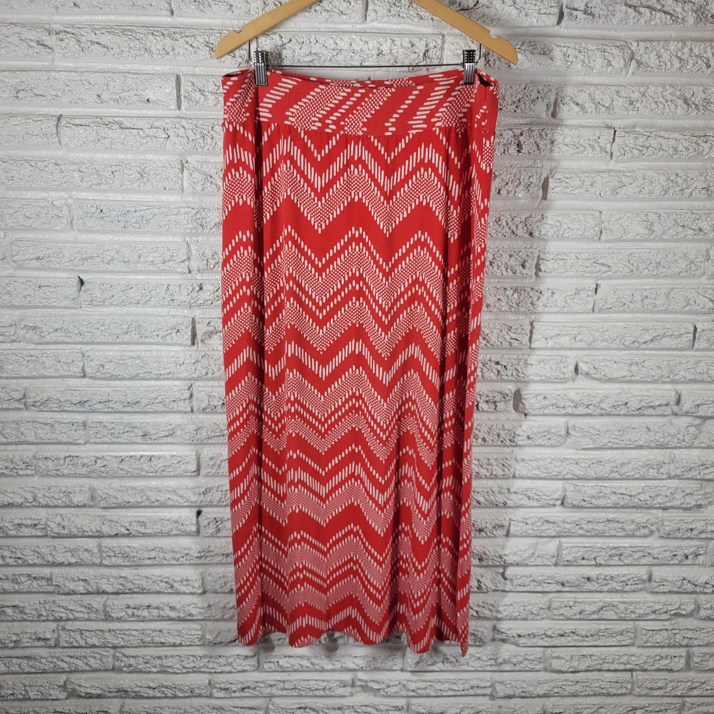 Dress Barn XL Maxi Skirt Red White Geometric Stretch Elastic Waist GEO158E