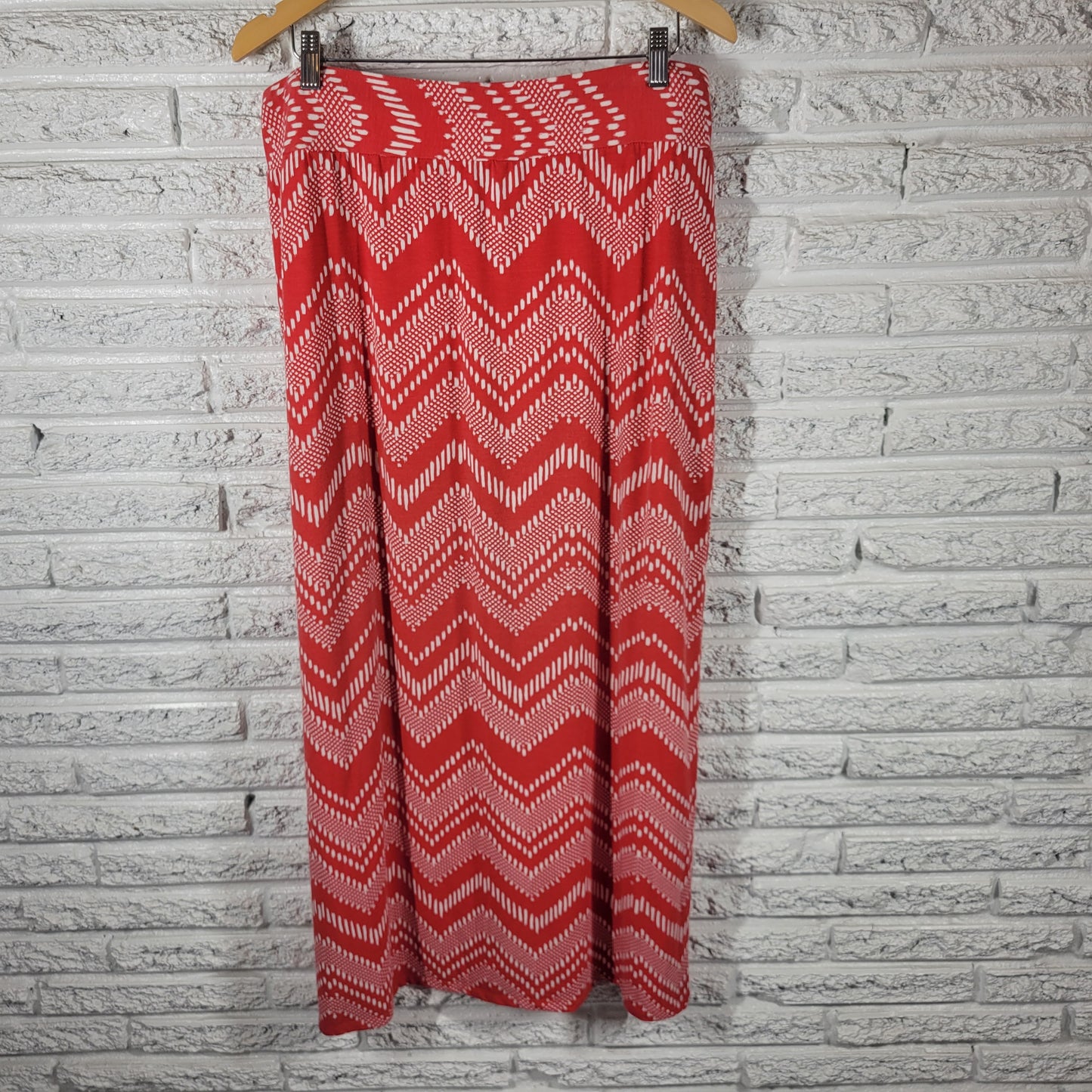 Dress Barn XL Maxi Skirt Red White Geometric Stretch Elastic Waist GEO158E