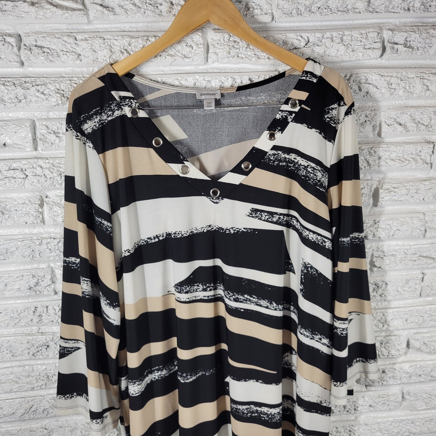 Avenue 26-28 Black Beige Striped Tunic VNeck 3/4 Sleeve Plus Size Top STR95E