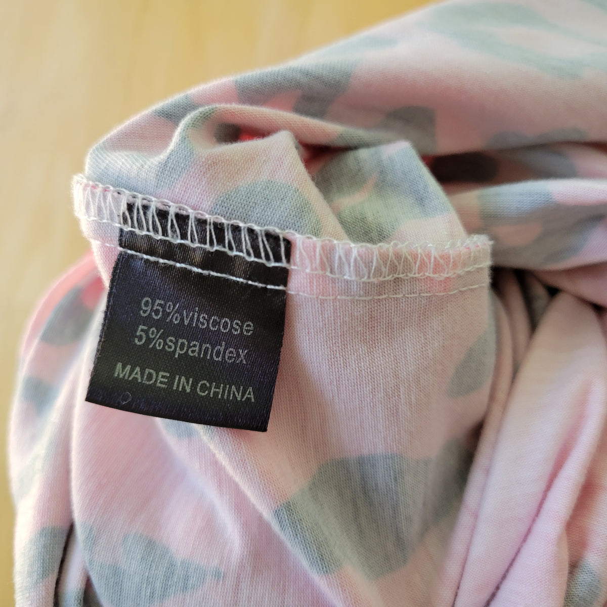 Southern Stitch Womens Tee XL Pink Animal Print Lattice Neck Gathered Hem ANI61E