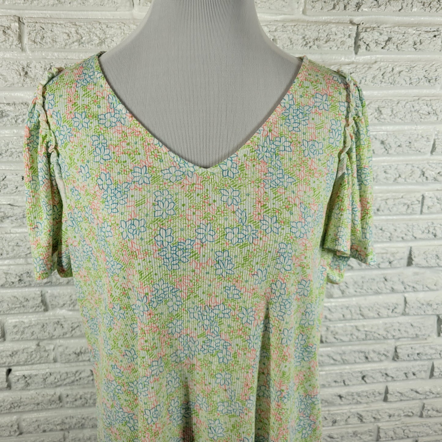 CJ Banks Womens Top 1X Ruffle Sleeve Floral V-Neck Blouse Knit Pullover FLO278E