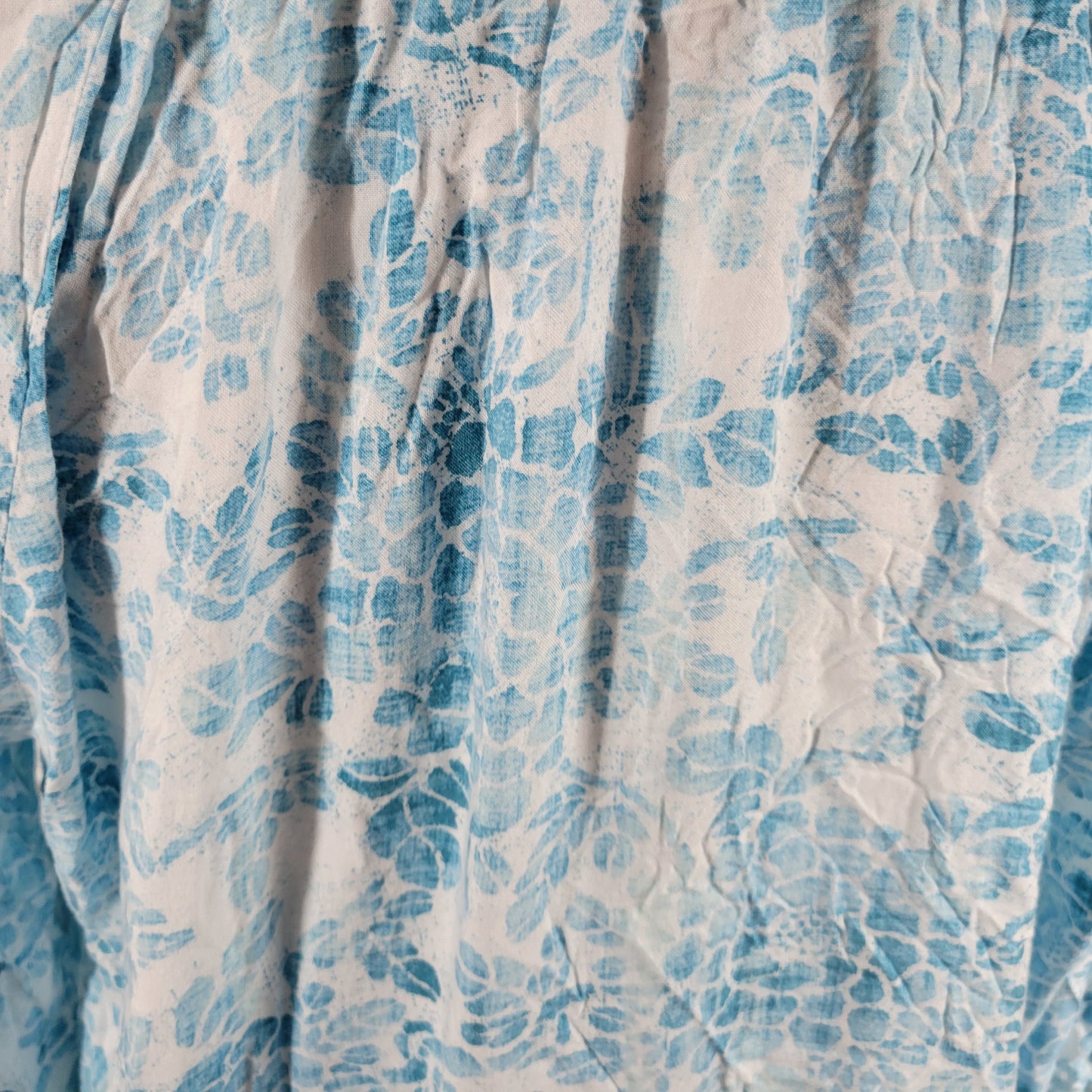 Sonoma Womens Top XL Blue White Floral Rayon Blouse V-Neck 3/4 Sleeve FLO274XE