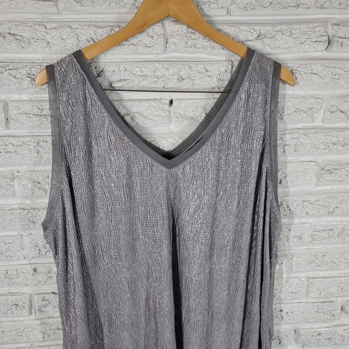 Lane Bryant Tank Top 26 28 Plus Size V Neck Silver Metallic Sparkle GRA35E