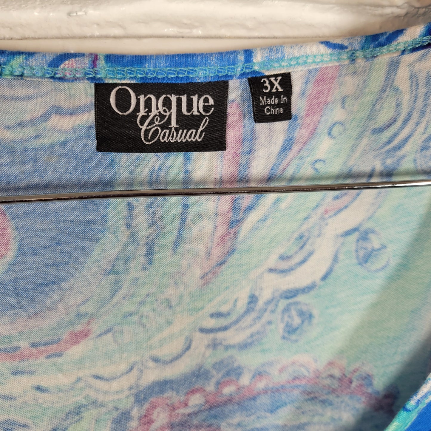 Onque Top Womens 3X Blue Purple Paisley Sequin V-Neck 3/4 Sleeve Casual PAI25E