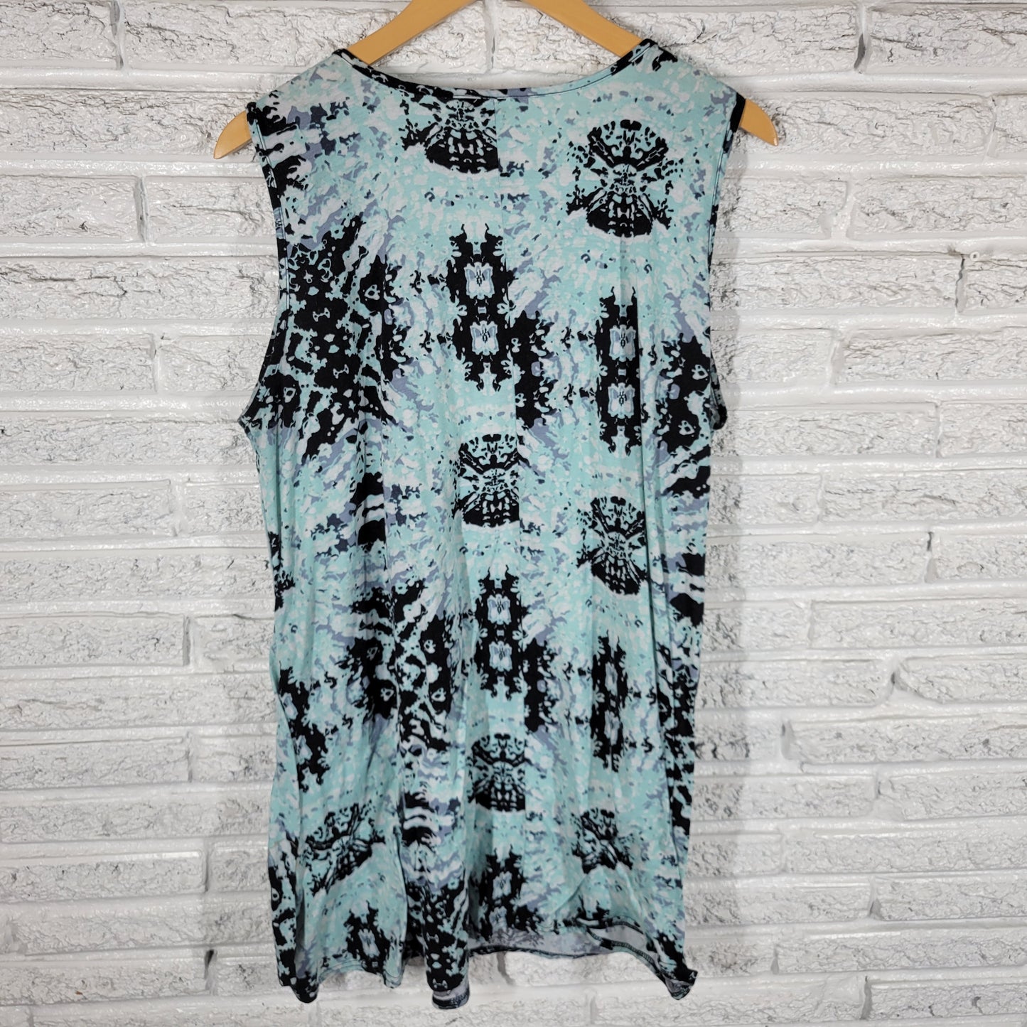 Bobbie Brooks Tunic Women 2X Blue Black Tie Dye V-Neck Sleeveless Casual A14E