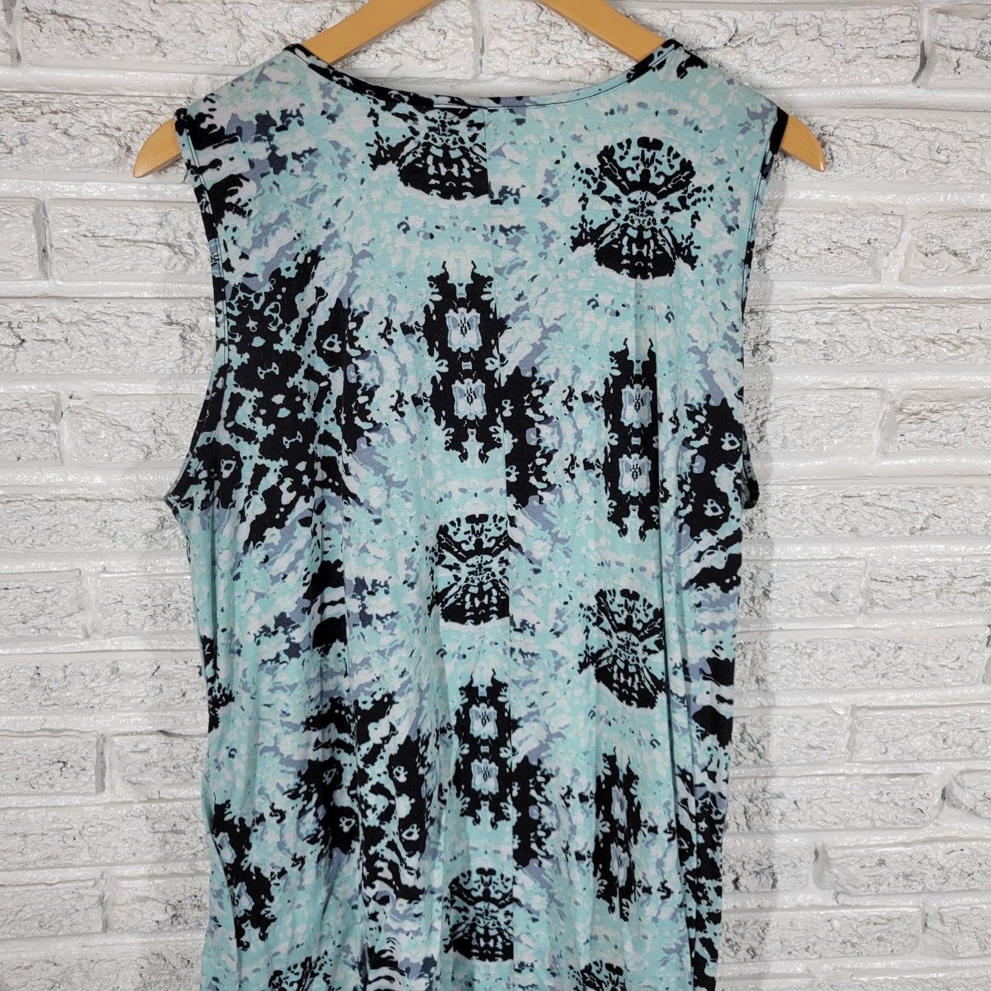 Bobbie Brooks Tunic Women 2X Blue Black Tie Dye V-Neck Sleeveless Casual A14E