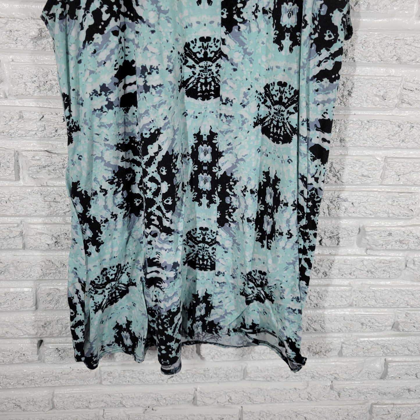 Bobbie Brooks Tunic Women 2X Blue Black Tie Dye V-Neck Sleeveless Casual A14E