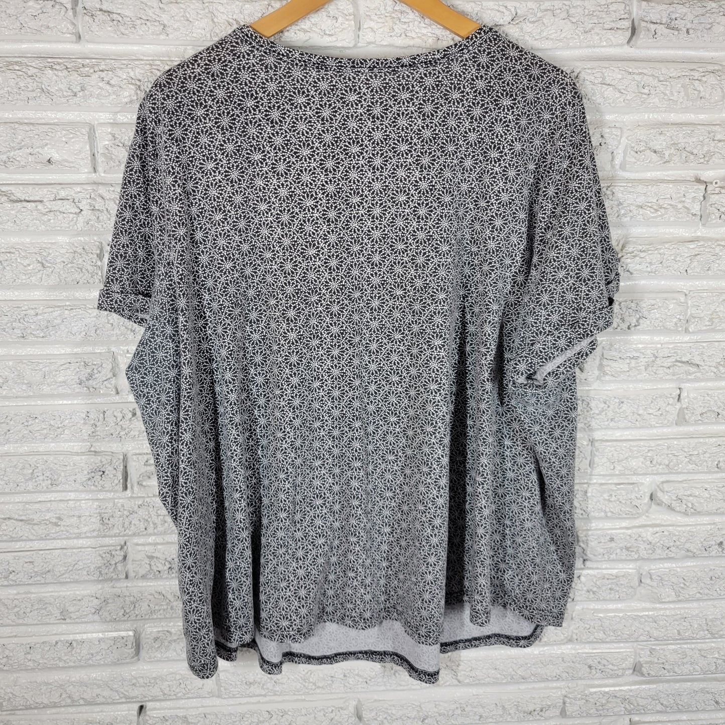 Woman Within Womens Tee 3X Gray White Geometric V-Neck Short Sleeve GEO27E