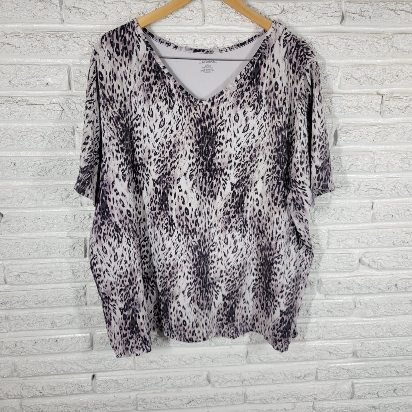 Liz & Me Women Tee 3X Black Gray Animal Print V-Neck Short Sleeve Cotton ANI64E