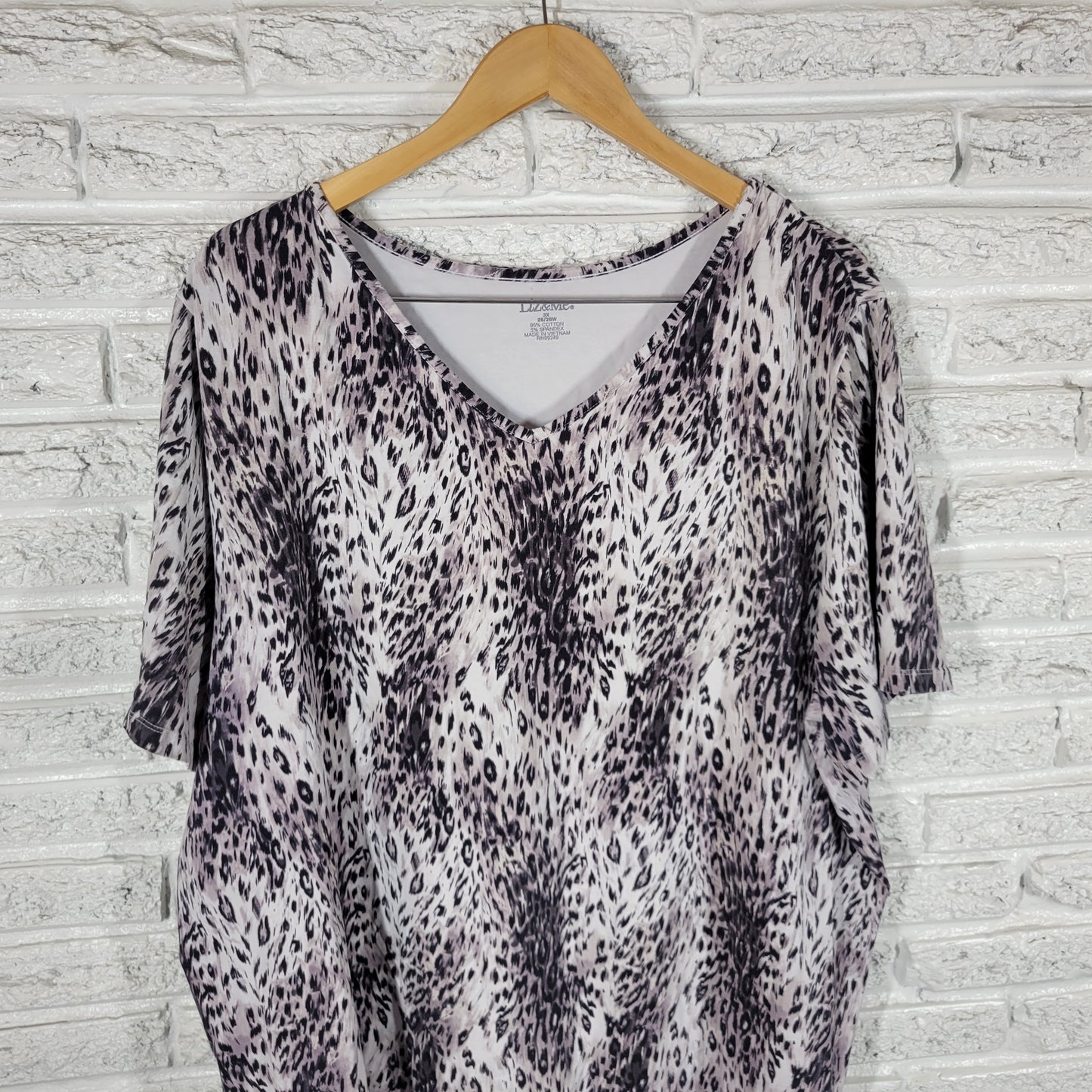 Liz & Me Women Tee 3X Black Gray Animal Print V-Neck Short Sleeve Cotton ANI64E
