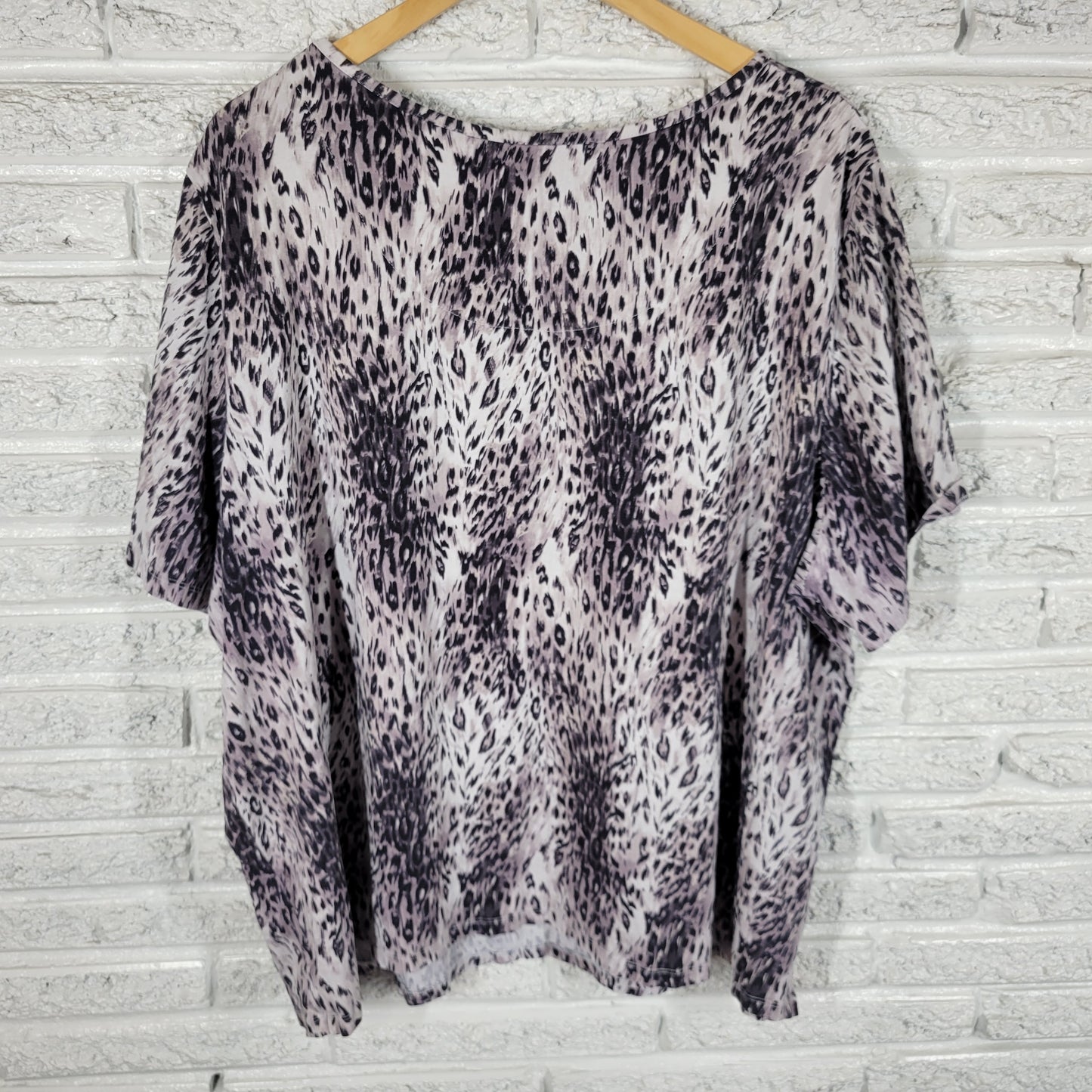 Liz & Me Women Tee 3X Black Gray Animal Print V-Neck Short Sleeve Cotton ANI64E
