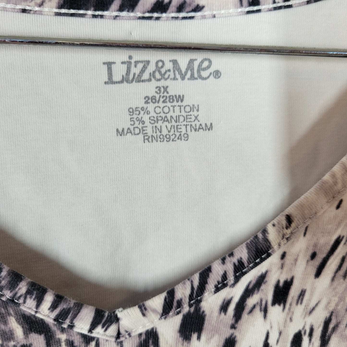 Liz & Me Women Tee 3X Black Gray Animal Print V-Neck Short Sleeve Cotton ANI64E