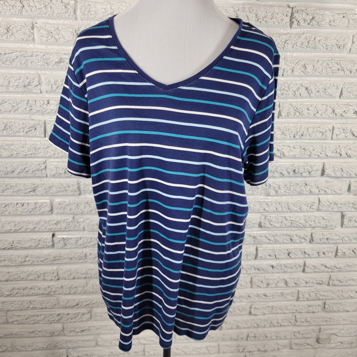 Croft Barrow Womens Tee 1X Blue White Striped Cotton V-Neck Shirt STR65XE