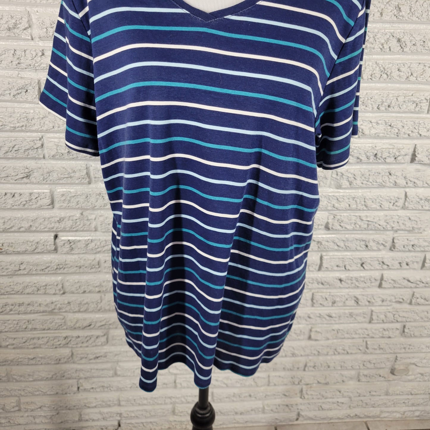 Croft Barrow Womens Tee 1X Blue White Striped Cotton V-Neck Shirt STR65XE