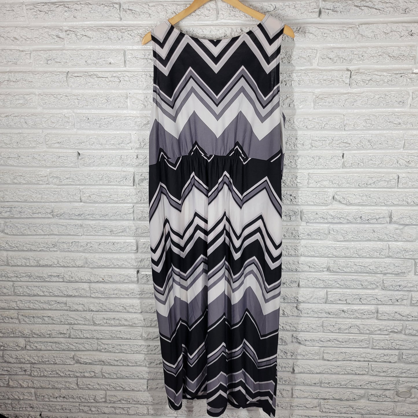 Catherines Dress 2X Black Gray Geometric Tank Maxi V-Neck Studded Sequin GEO189E