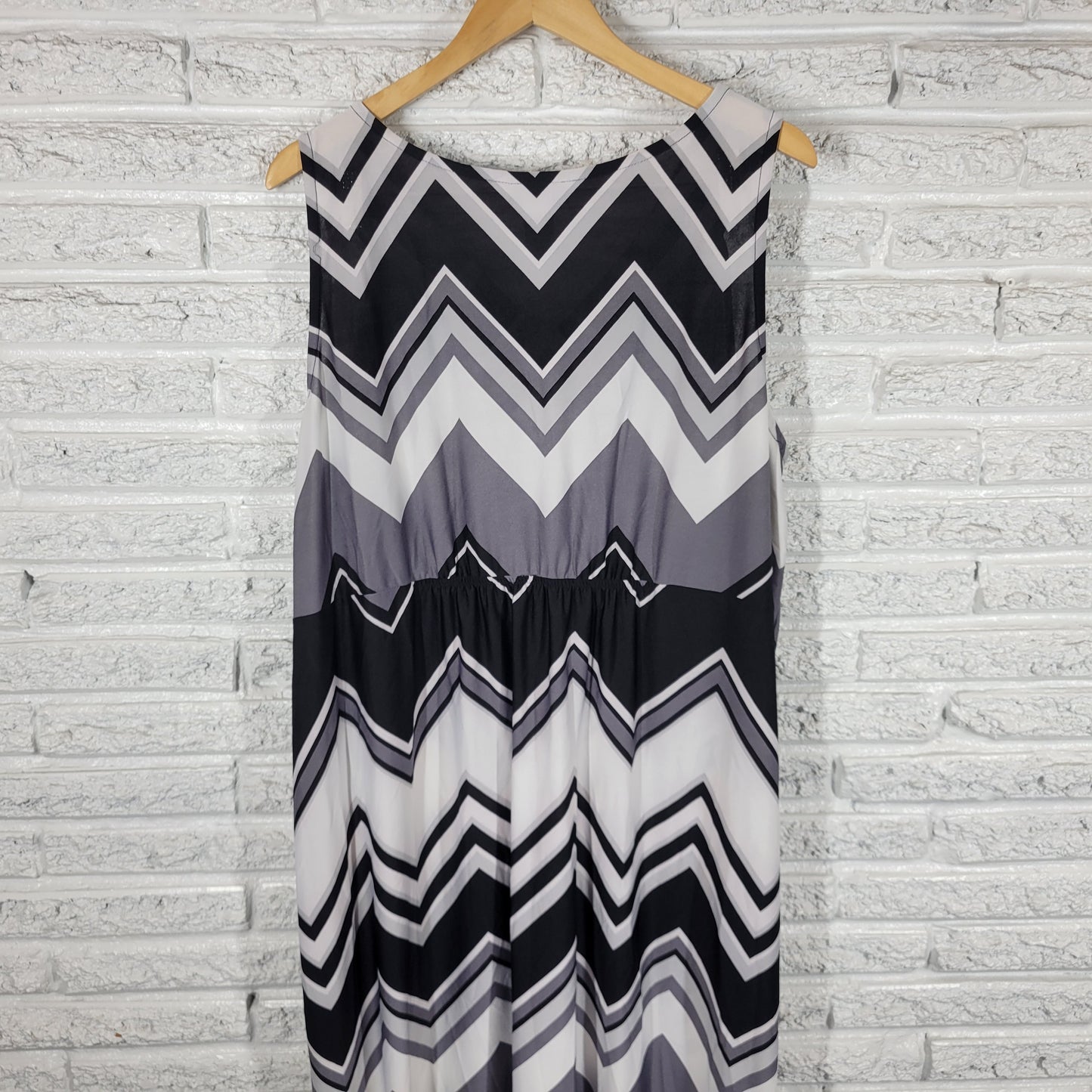 Catherines Dress 2X Black Gray Geometric Tank Maxi V-Neck Studded Sequin GEO189E