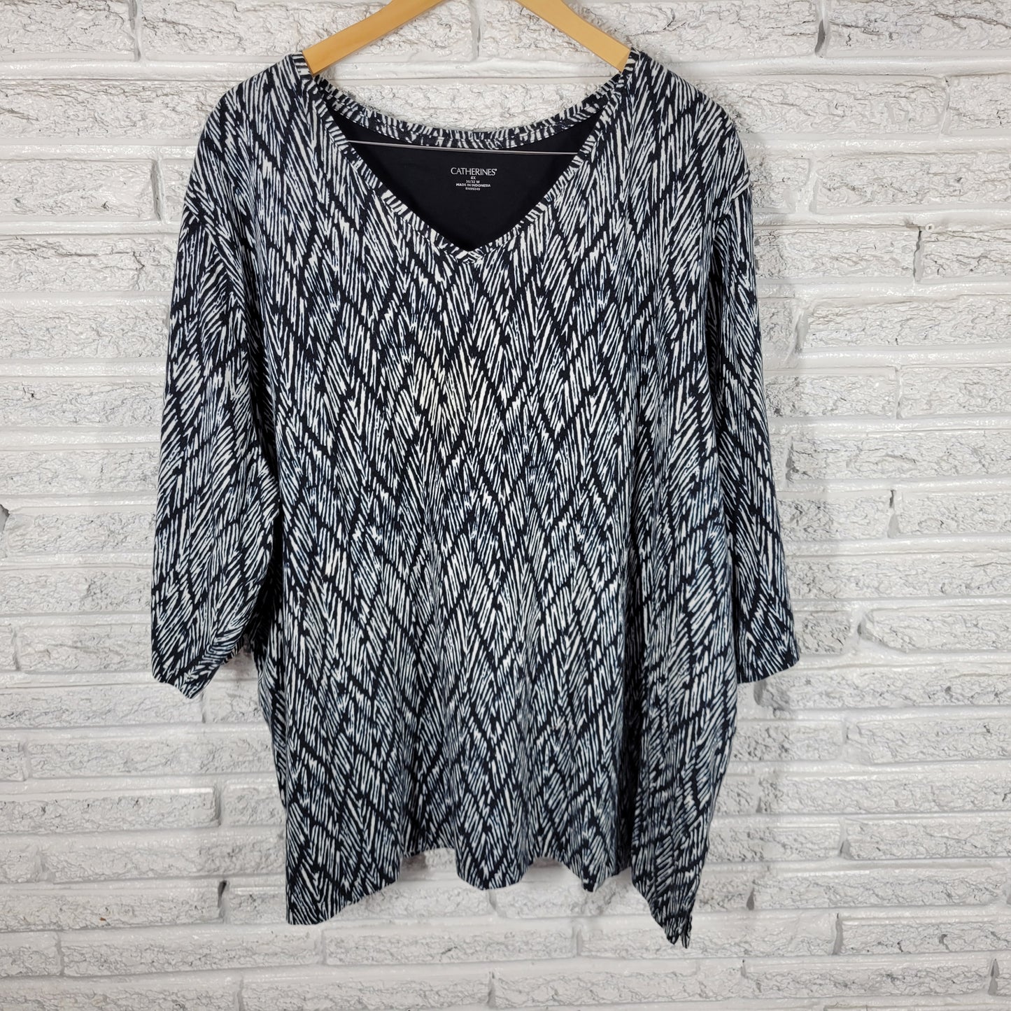 Catherines Womens 4X Indigo Blue Geometric V-Neck 3/4 Sleeve Cotton Tee GEO156XE