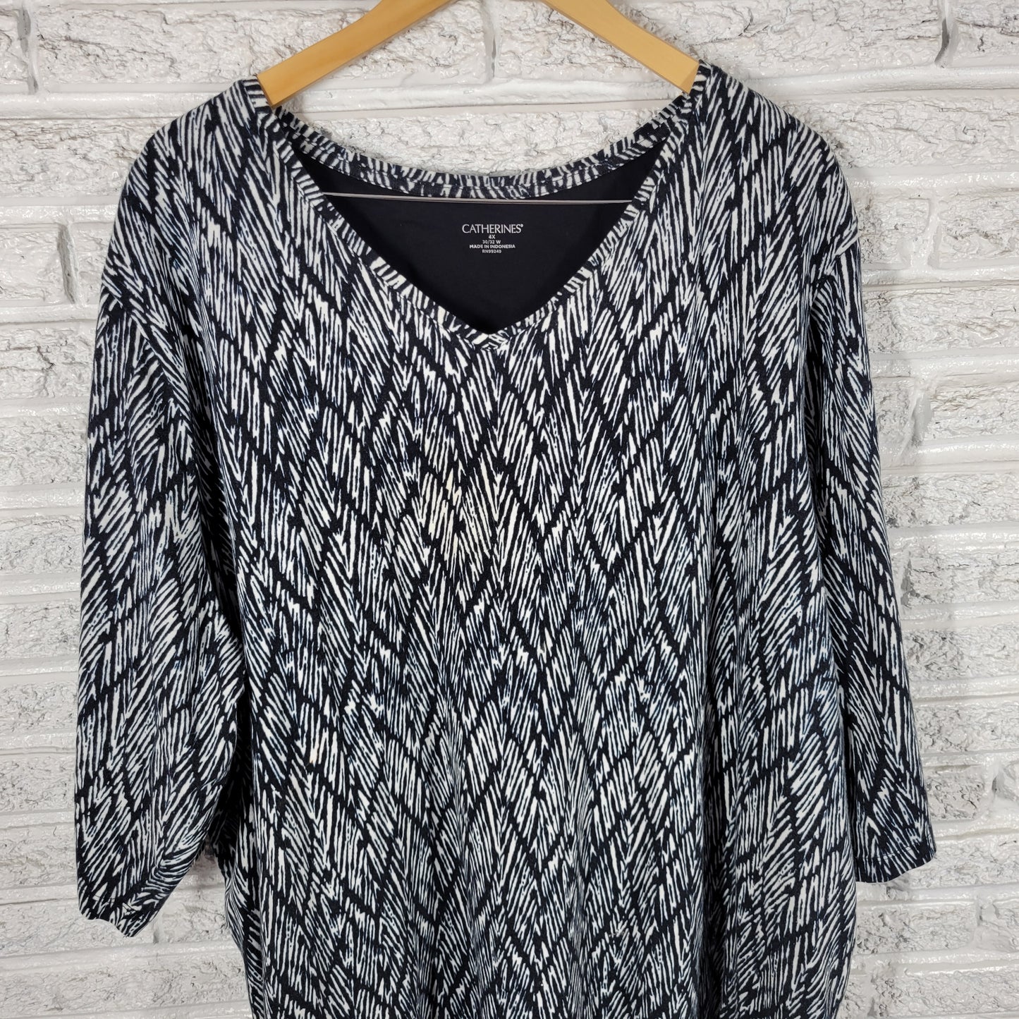 Catherines Womens 4X Indigo Blue Geometric V-Neck 3/4 Sleeve Cotton Tee GEO156XE