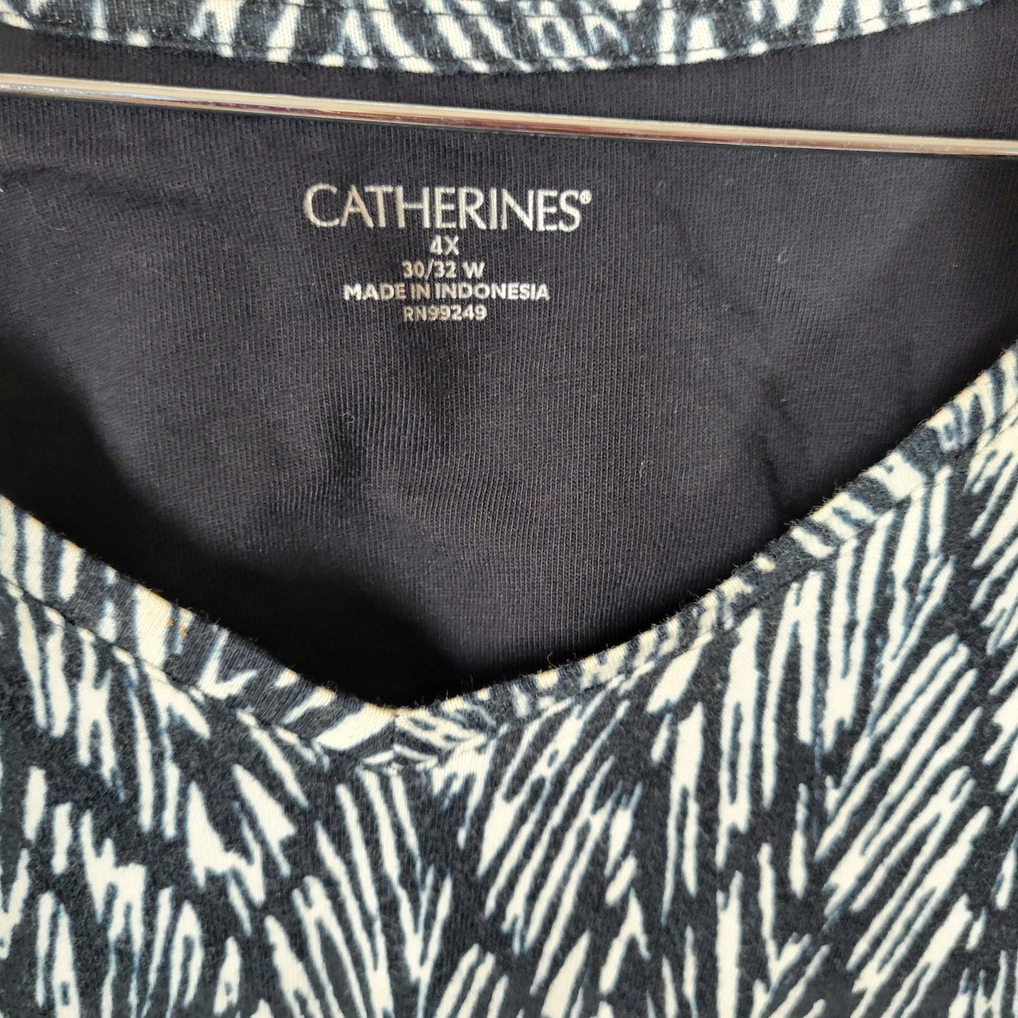 Catherines Womens 4X Indigo Blue Geometric V-Neck 3/4 Sleeve Cotton Tee GEO156XE