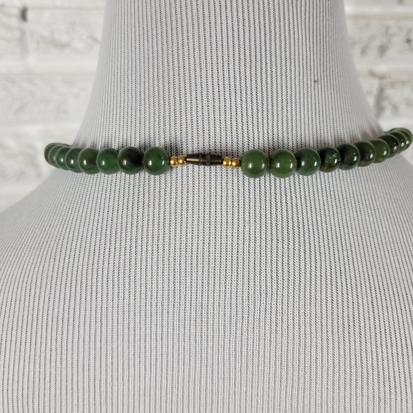 Vintage Dark Green Jade Beaded Choker Necklace 16 In Barrel Screw Clasp N36E