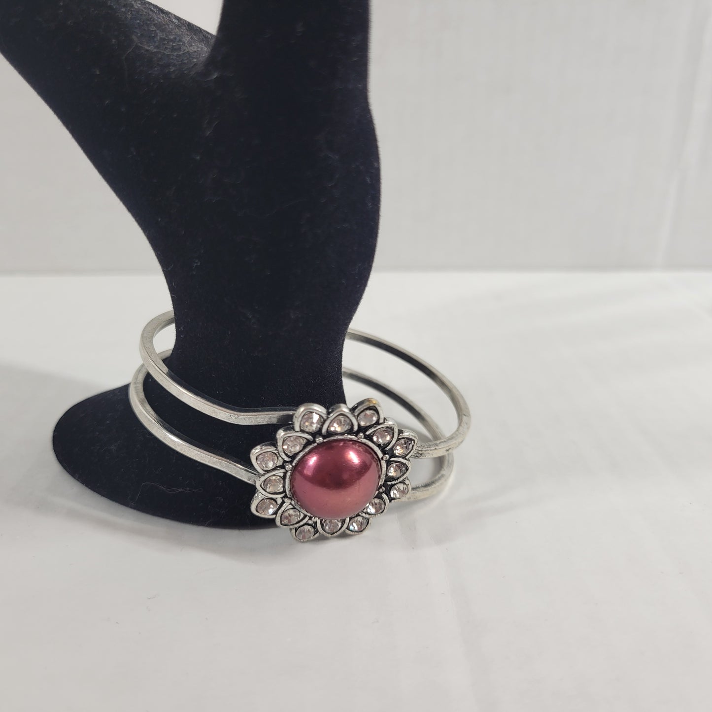 Silver Tone Faux Pearl Rhinestone Flower Hinge Bangle Bracelet Cabochon B23E