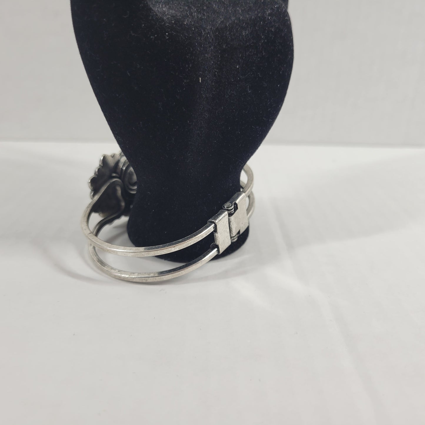 Silver Tone Faux Pearl Rhinestone Flower Hinge Bangle Bracelet Cabochon B23E