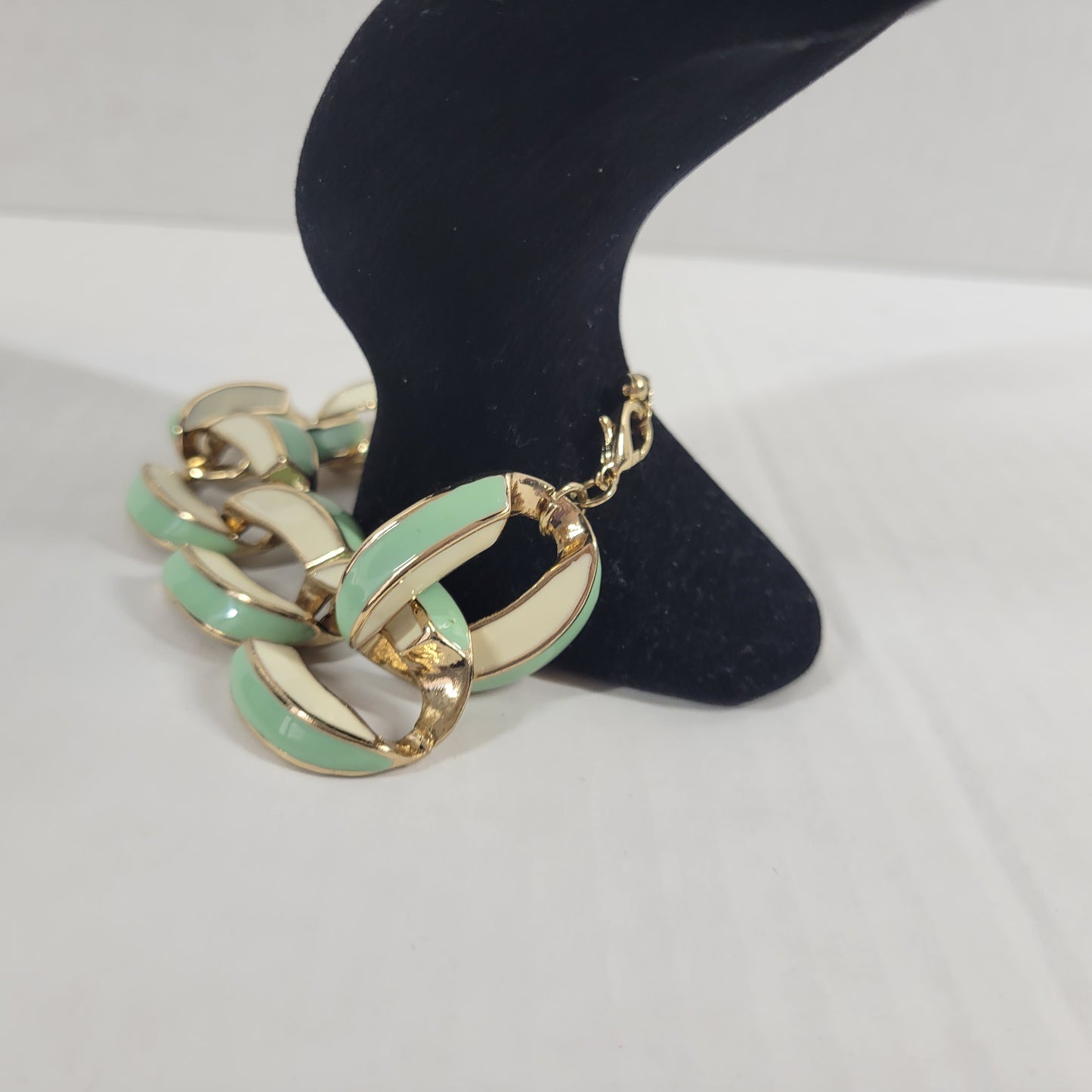 Chunky Gold Tone Chain Link Bracelet Mint Green Cream Enamel Adjustable B16E