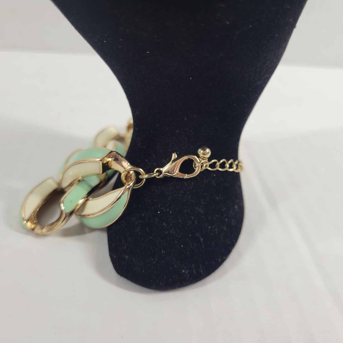 Chunky Gold Tone Chain Link Bracelet Mint Green Cream Enamel Adjustable B16E