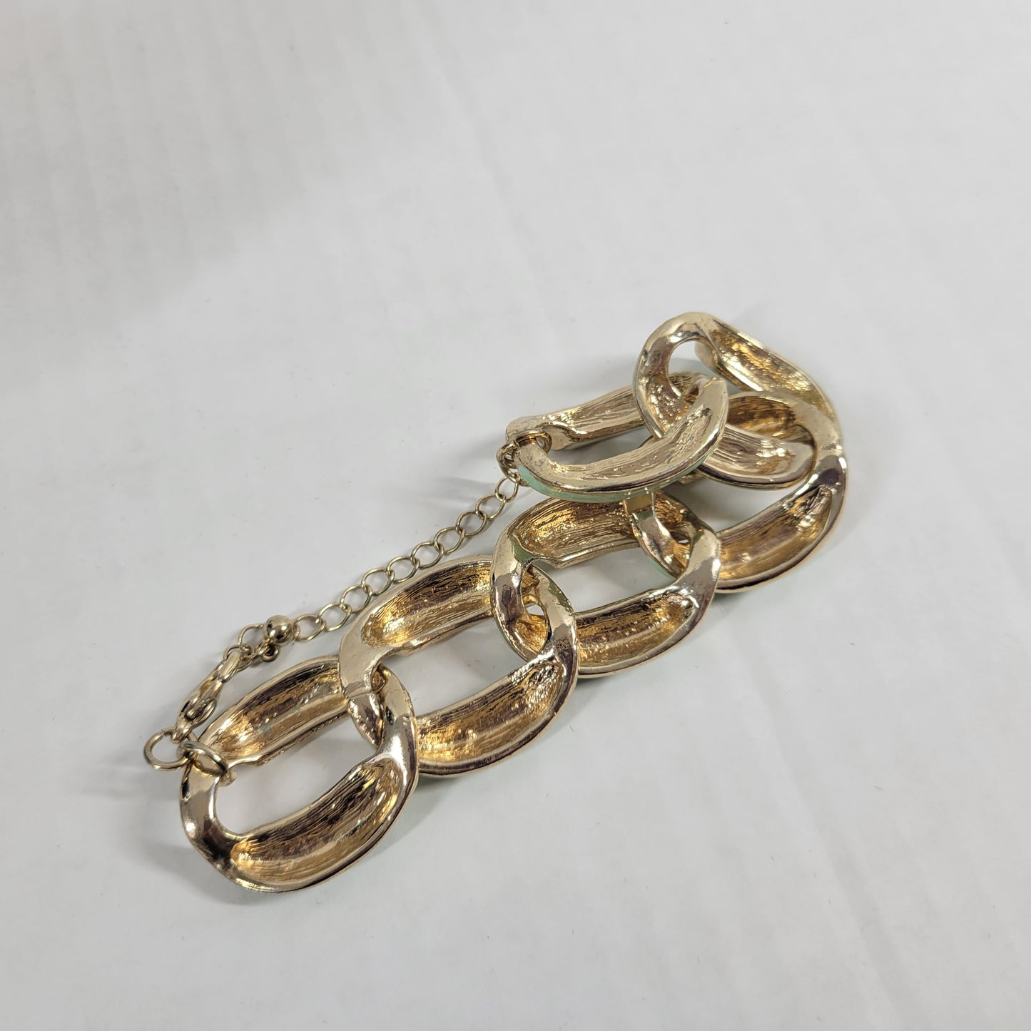 Chunky Gold Tone Chain Link Bracelet Mint Green Cream Enamel Adjustable B16E