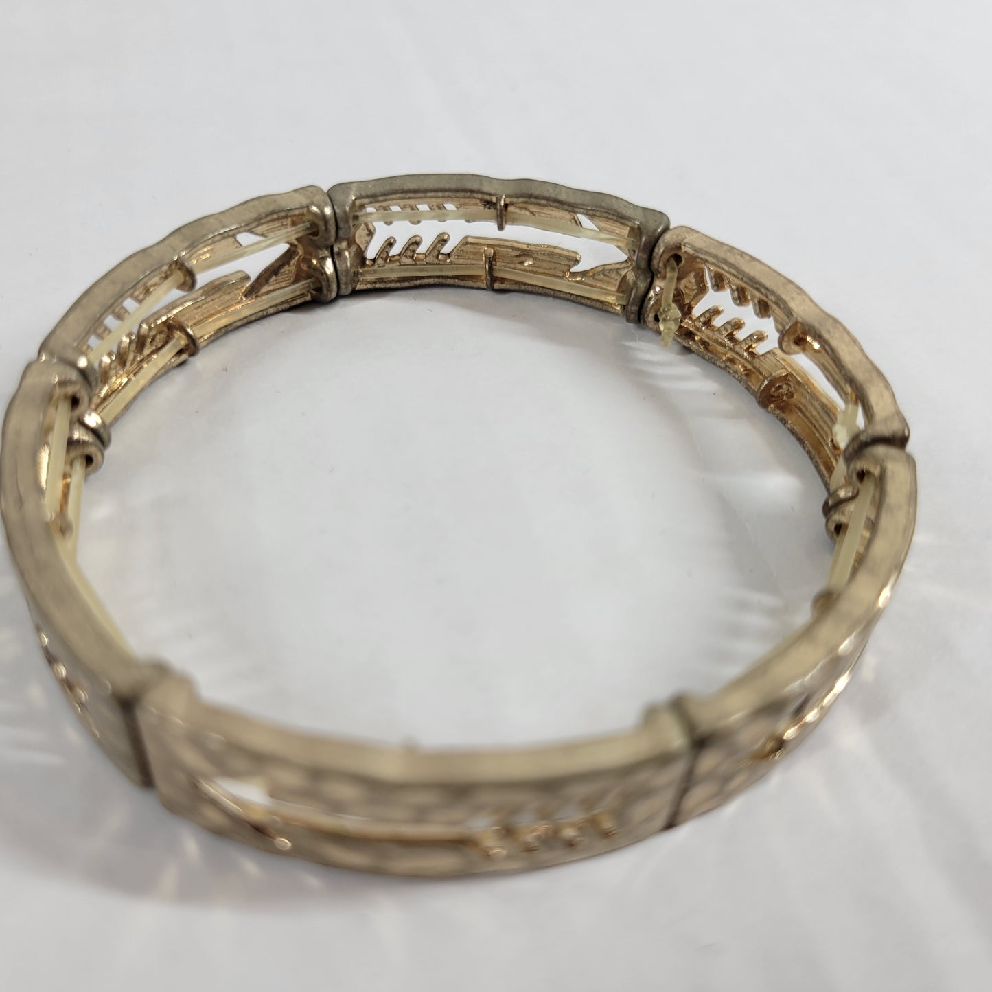 Gold Tone Arrow Stretch Bracelet Cutout Hammered Panel Boho Western Slip On B22E
