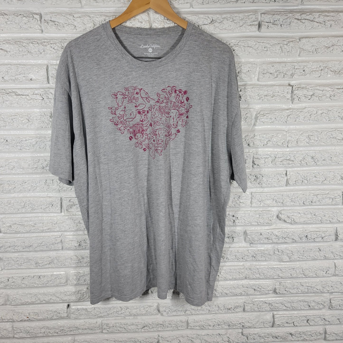 Lincoln Outfitters Womens 3X T-Shirt Gray Cow Graphic Heart Print A7E