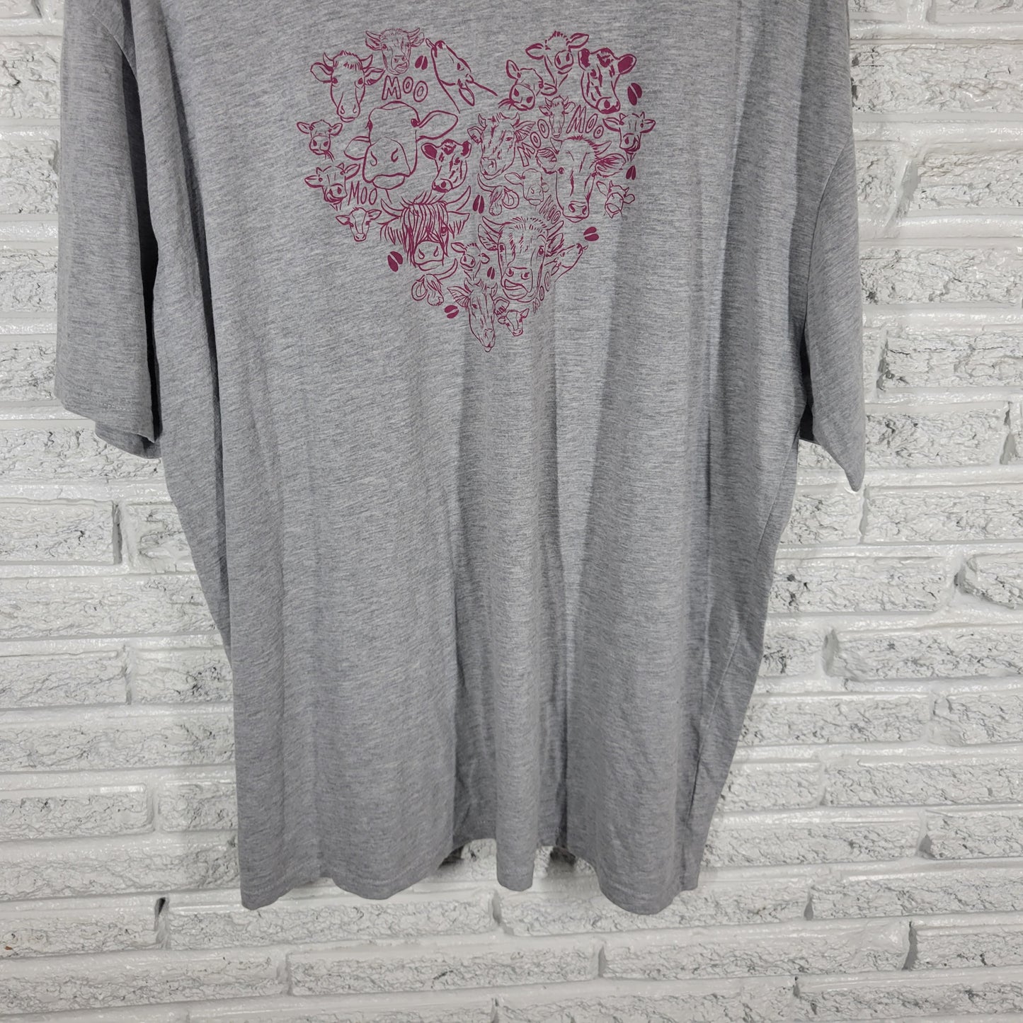 Lincoln Outfitters Womens 3X T-Shirt Gray Cow Graphic Heart Print A7E