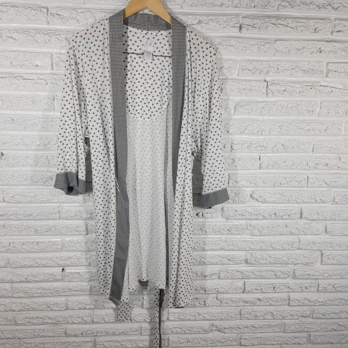Aria Floral Gingham Check Robe 1X Black White V-Neck 3/4 Sleeve Belted FLO48E
