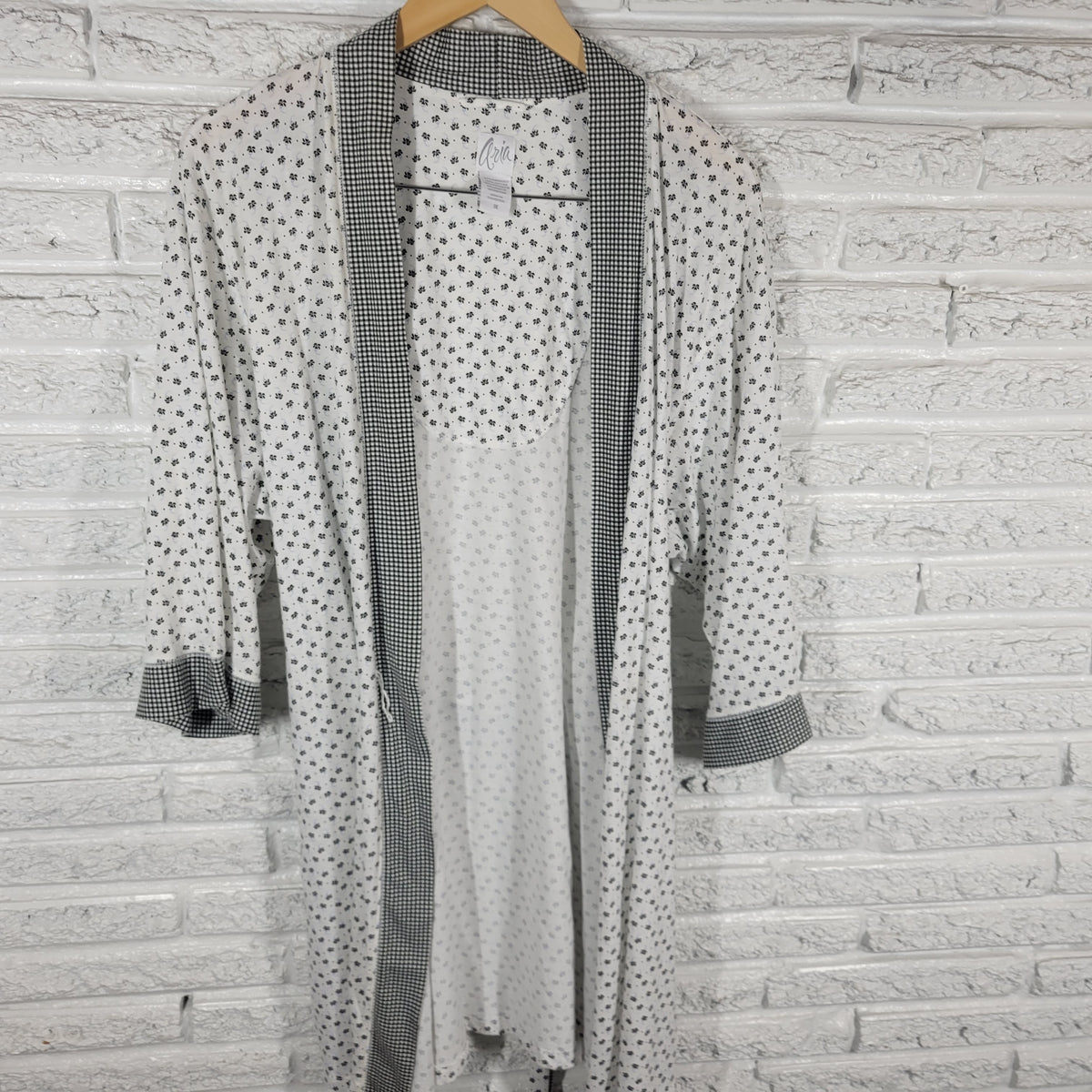 Aria Floral Gingham Check Robe 1X Black White V-Neck 3/4 Sleeve Belted FLO48E