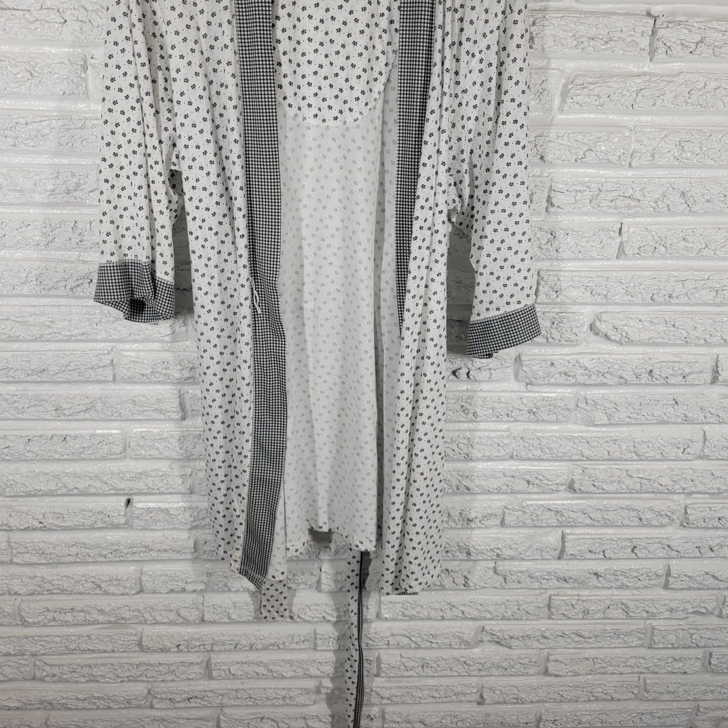 Aria Floral Gingham Check Robe 1X Black White V-Neck 3/4 Sleeve Belted FLO48E