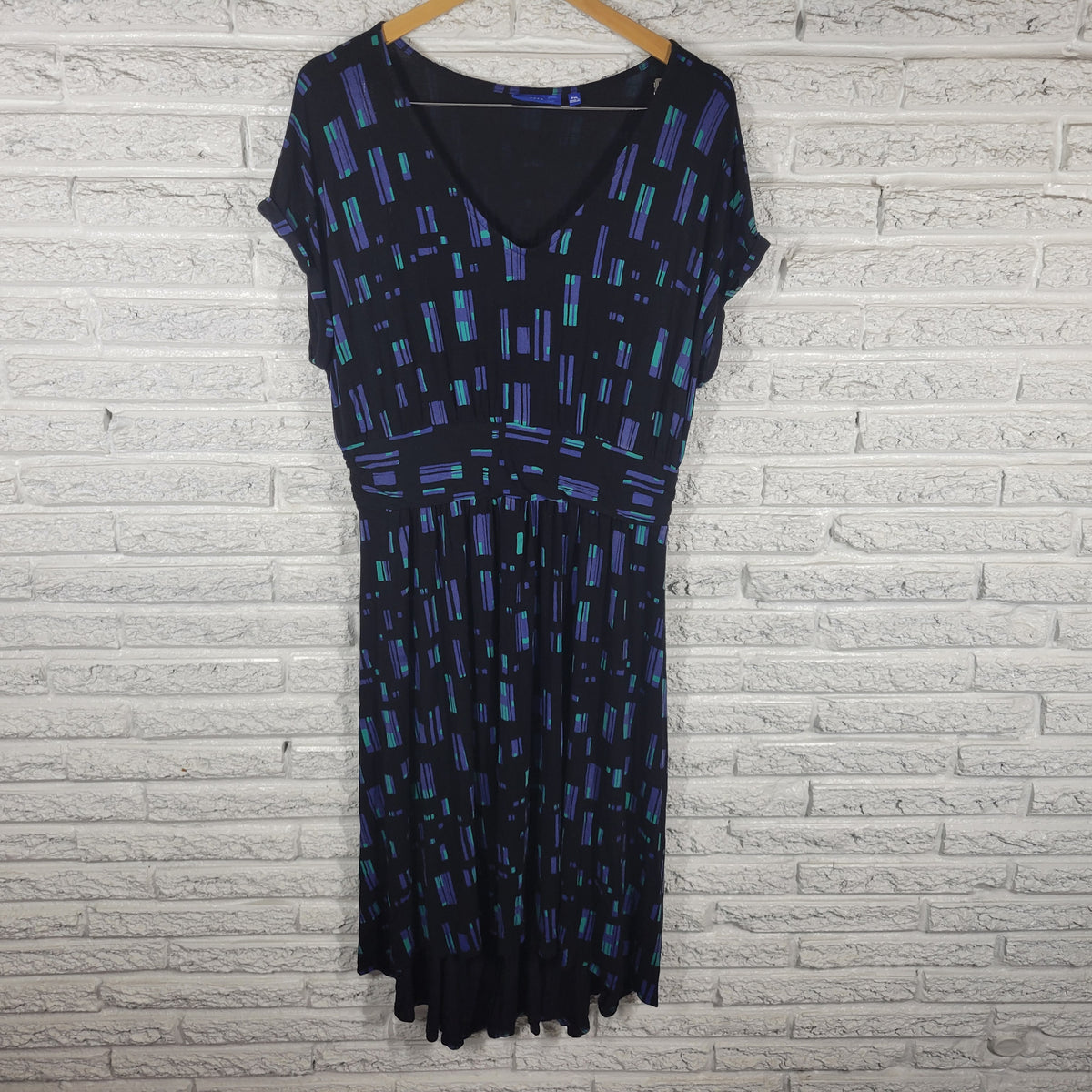 Apt 9 Dress PXL Petite XL Fit Flare Black Blue Geometric V-Neck High Low GEO56E