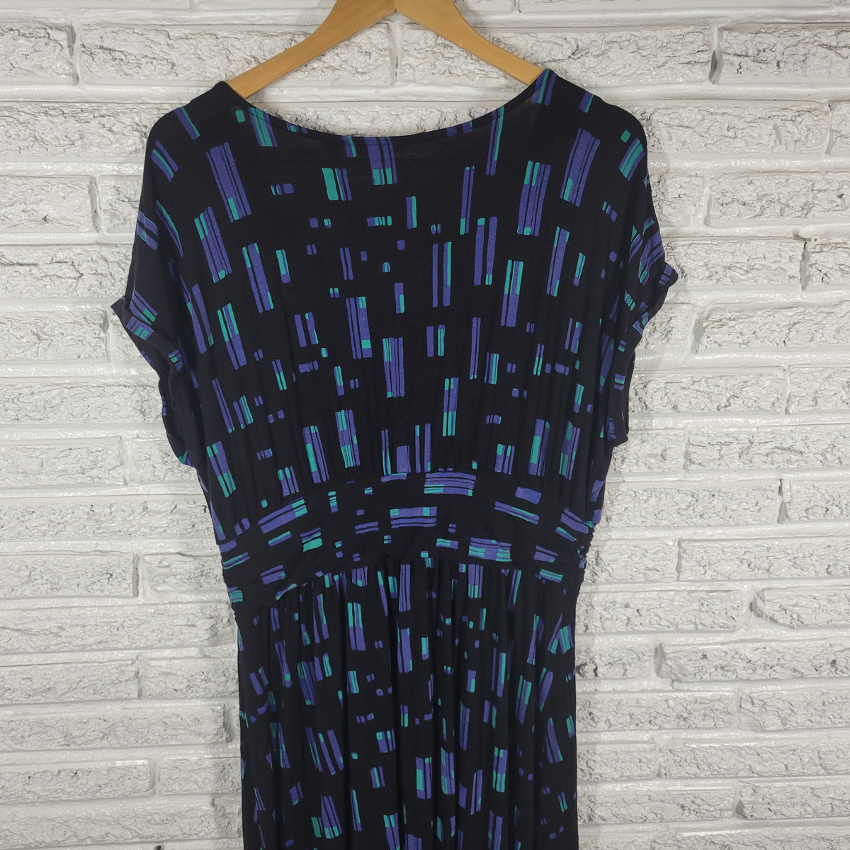 Apt 9 Dress PXL Petite XL Fit Flare Black Blue Geometric V-Neck High Low GEO56E
