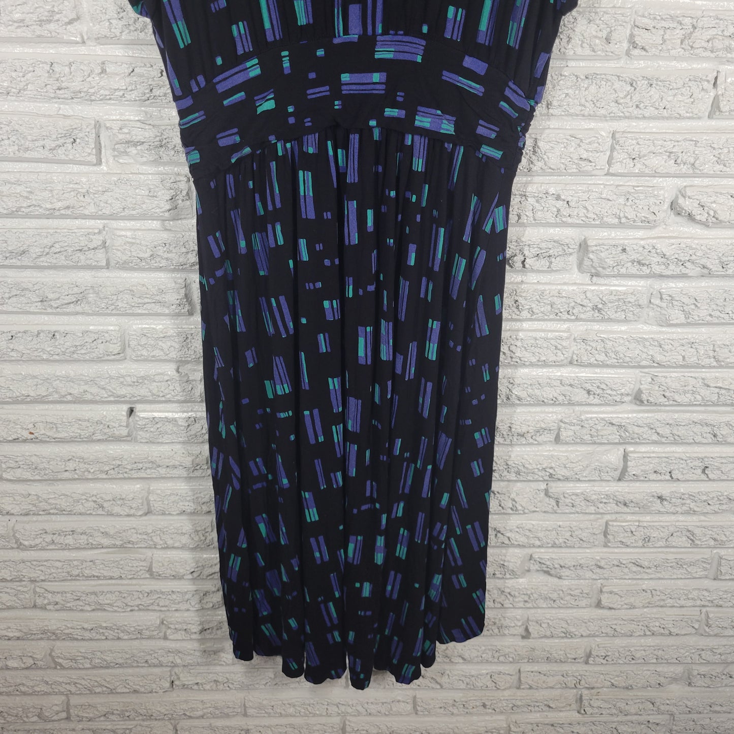 Apt 9 Dress PXL Petite XL Fit Flare Black Blue Geometric V-Neck High Low GEO56E