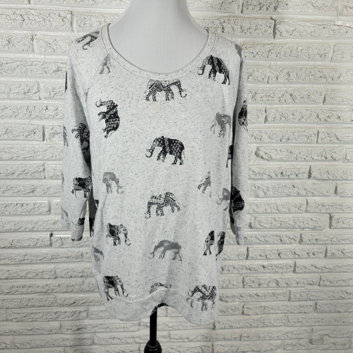 Style & Co Women XL Gray Elephant Rhinestone Sweatshirt 3/4 Sleeve GRA22E