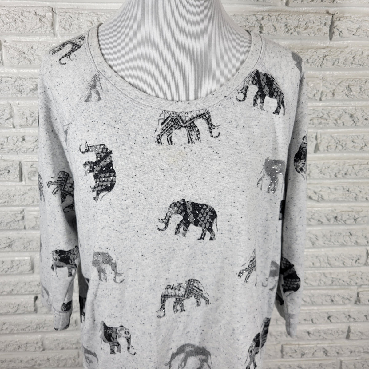 Style & Co Women XL Gray Elephant Rhinestone Sweatshirt 3/4 Sleeve GRA22E