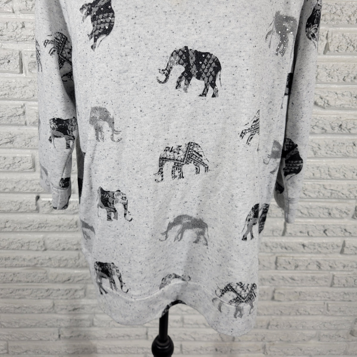 Style & Co Women XL Gray Elephant Rhinestone Sweatshirt 3/4 Sleeve GRA22E