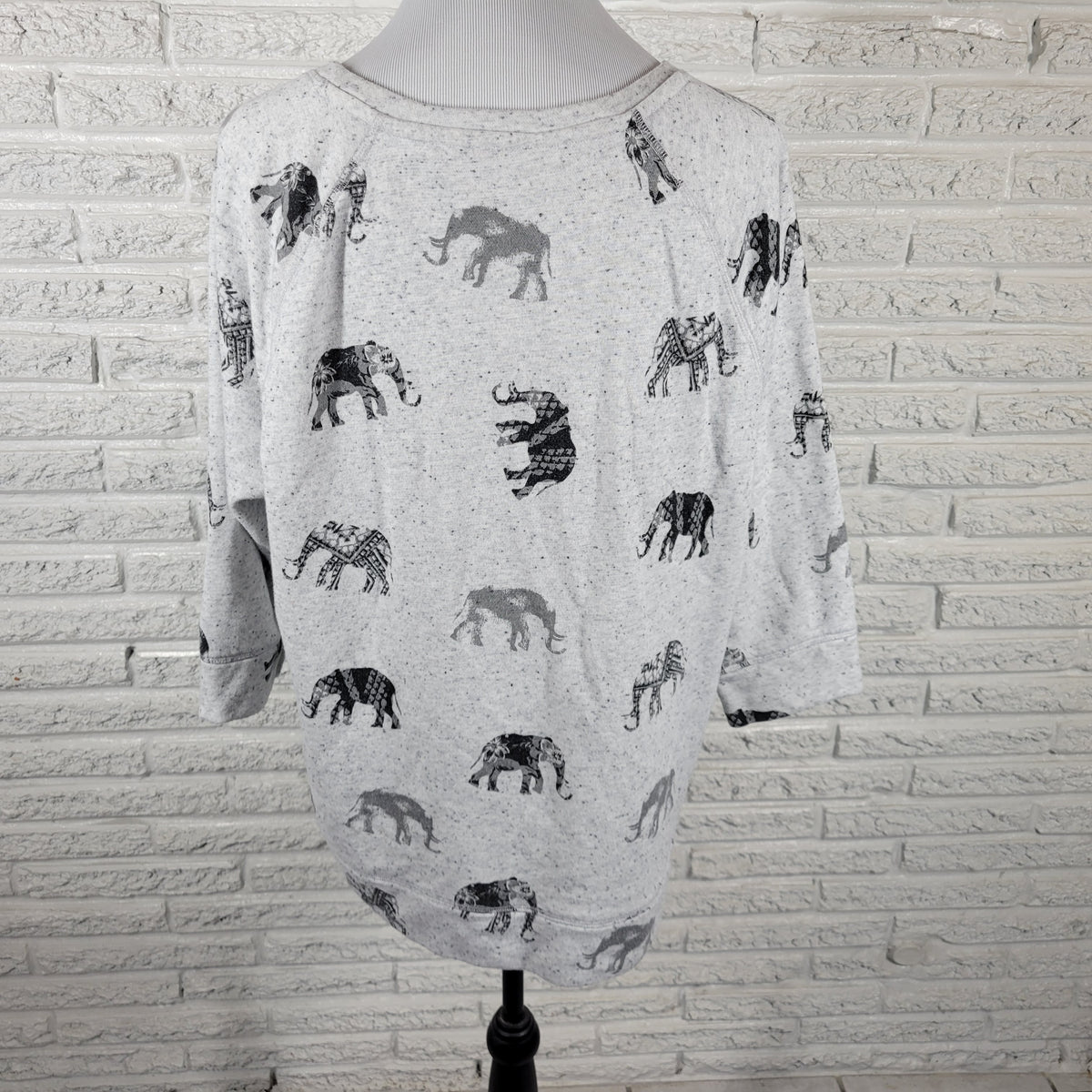 Style & Co Women XL Gray Elephant Rhinestone Sweatshirt 3/4 Sleeve GRA22E