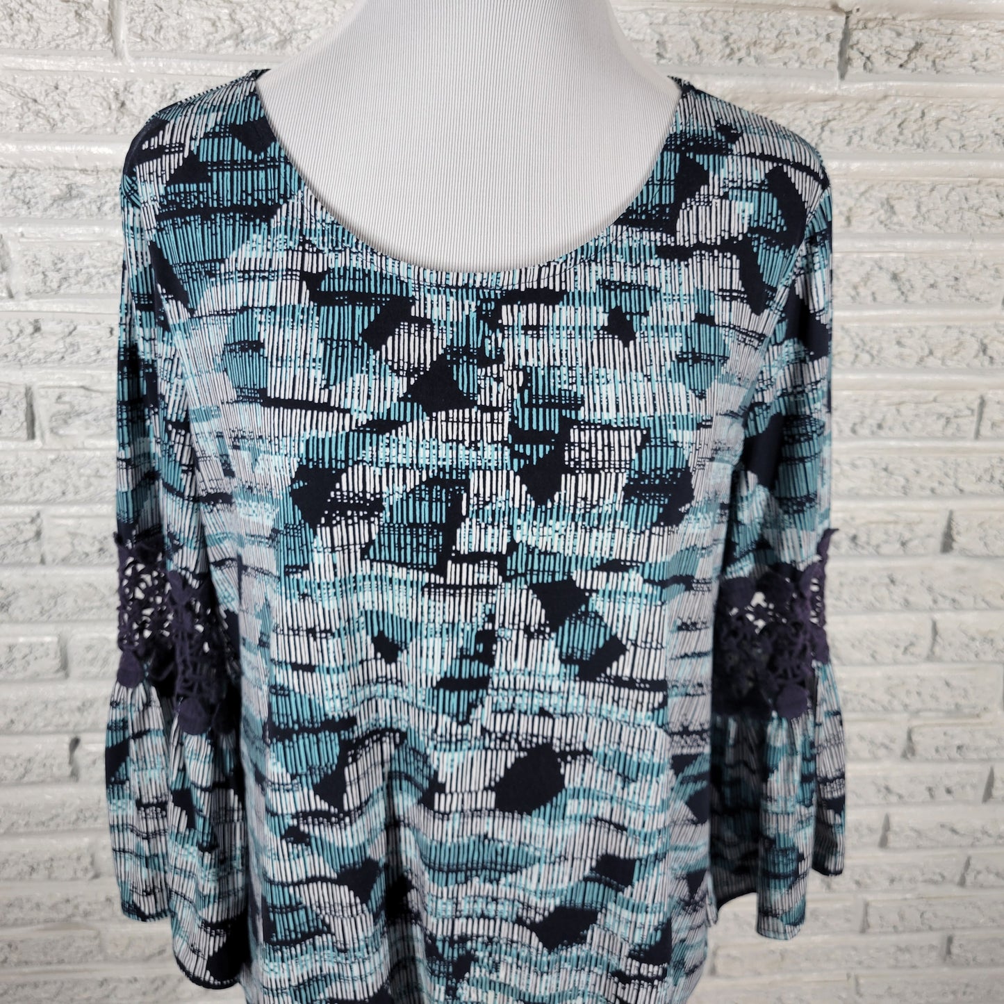 Alfani Peplum Top XL Blue Geometric Bell Crochet Sleeve Pullover GEO202E