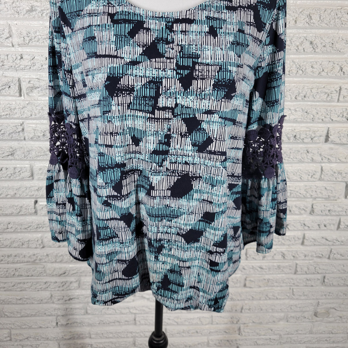Alfani Peplum Top XL Blue Geometric Bell Crochet Sleeve Pullover GEO202E