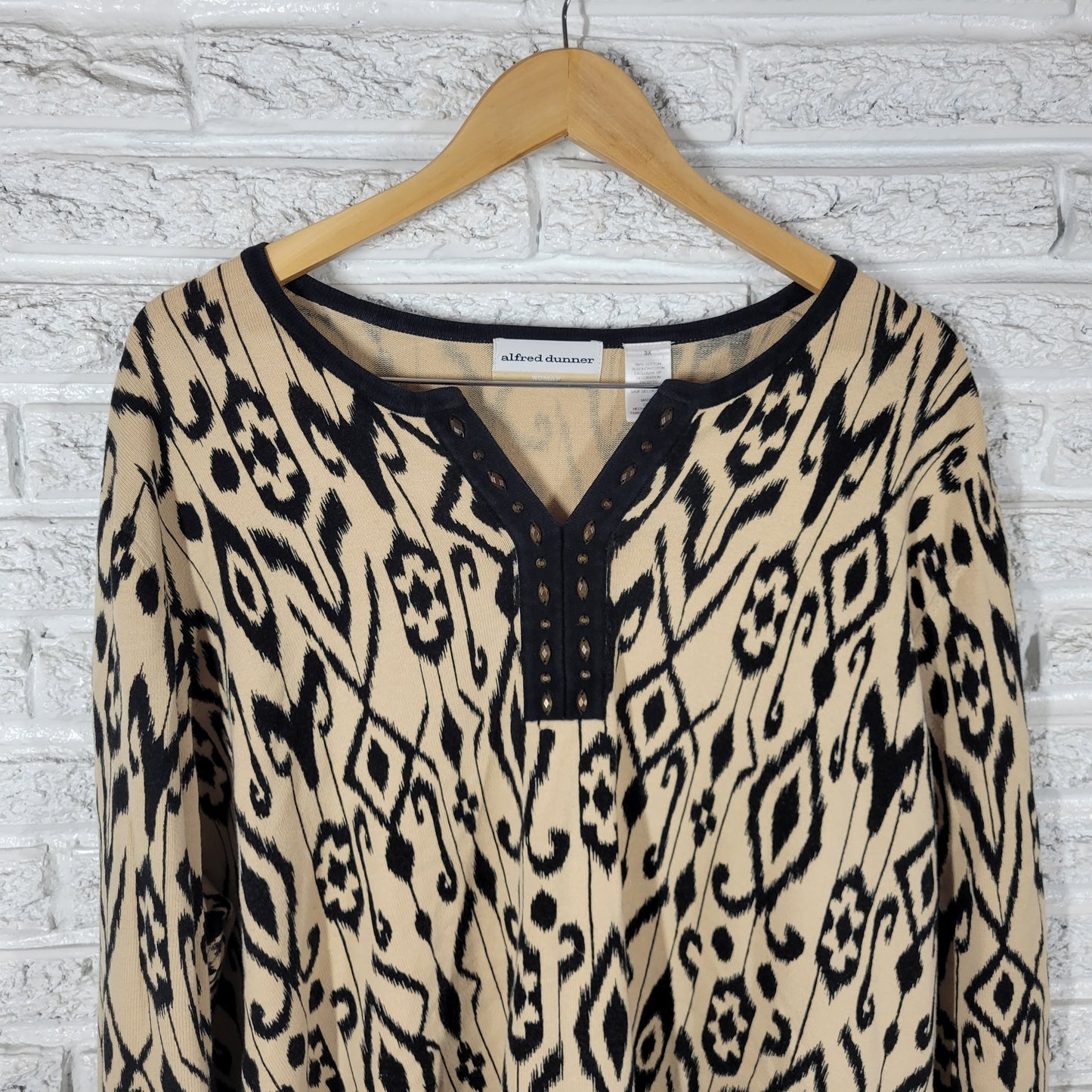 Alfred Dunner Sweater 3X 3XL Beige Black Geometric Studded V-Neck GEO194E