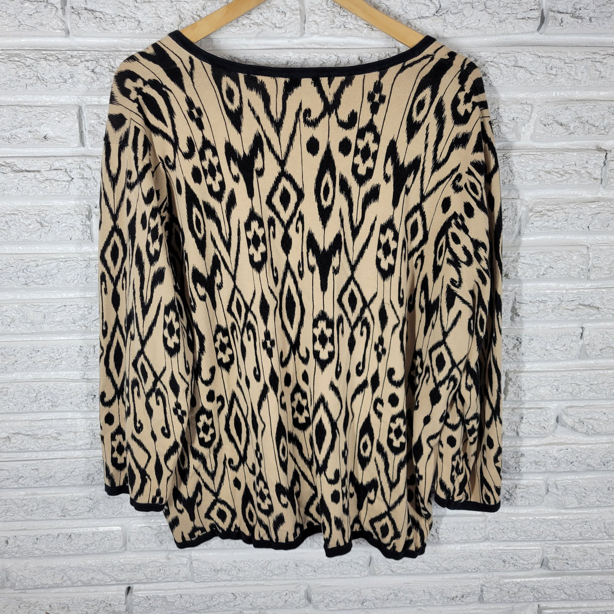 Alfred Dunner Sweater 3X 3XL Beige Black Geometric Studded V-Neck GEO194E
