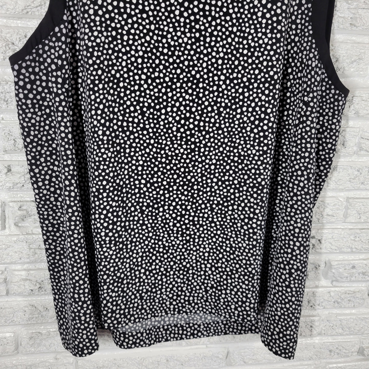 Jones New York Tank Top XL Black White Animal Print Mesh Neck Sleeveless ANI46E