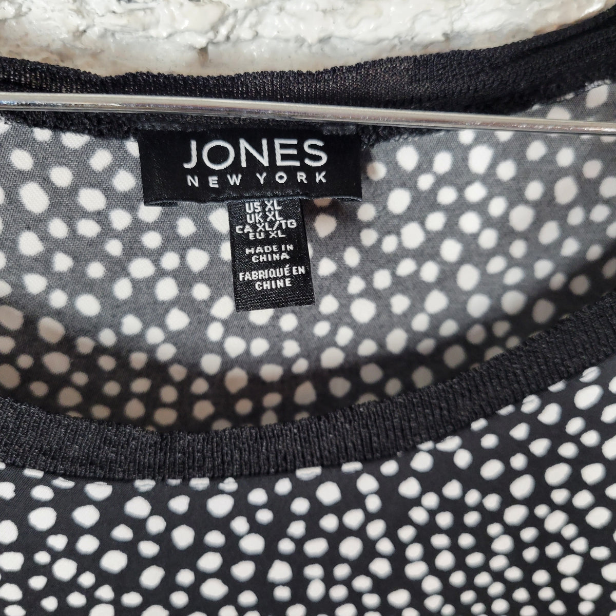 Jones New York Tank Top XL Black White Animal Print Mesh Neck Sleeveless ANI46E